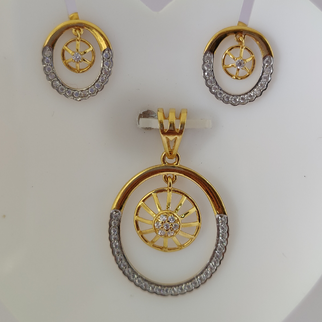 22K gold Diamond Round Shape Pendant Set