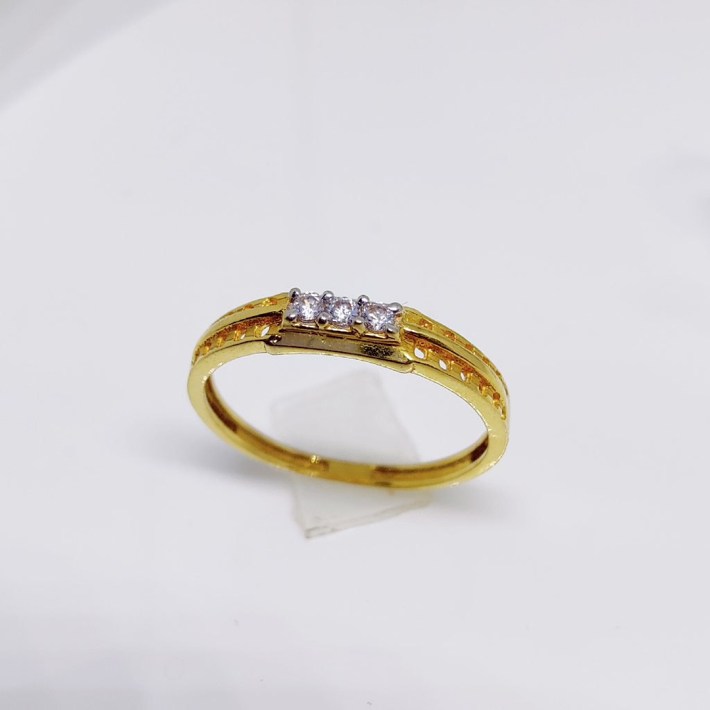 22K Gold Simple Nice Diamond Ladies Ring