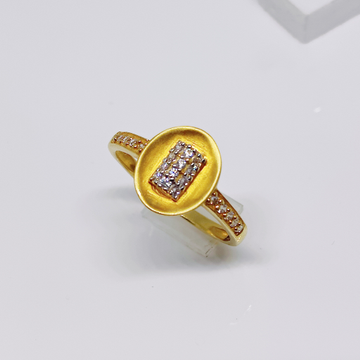 916 gold oval shape CZ ladies ring by 