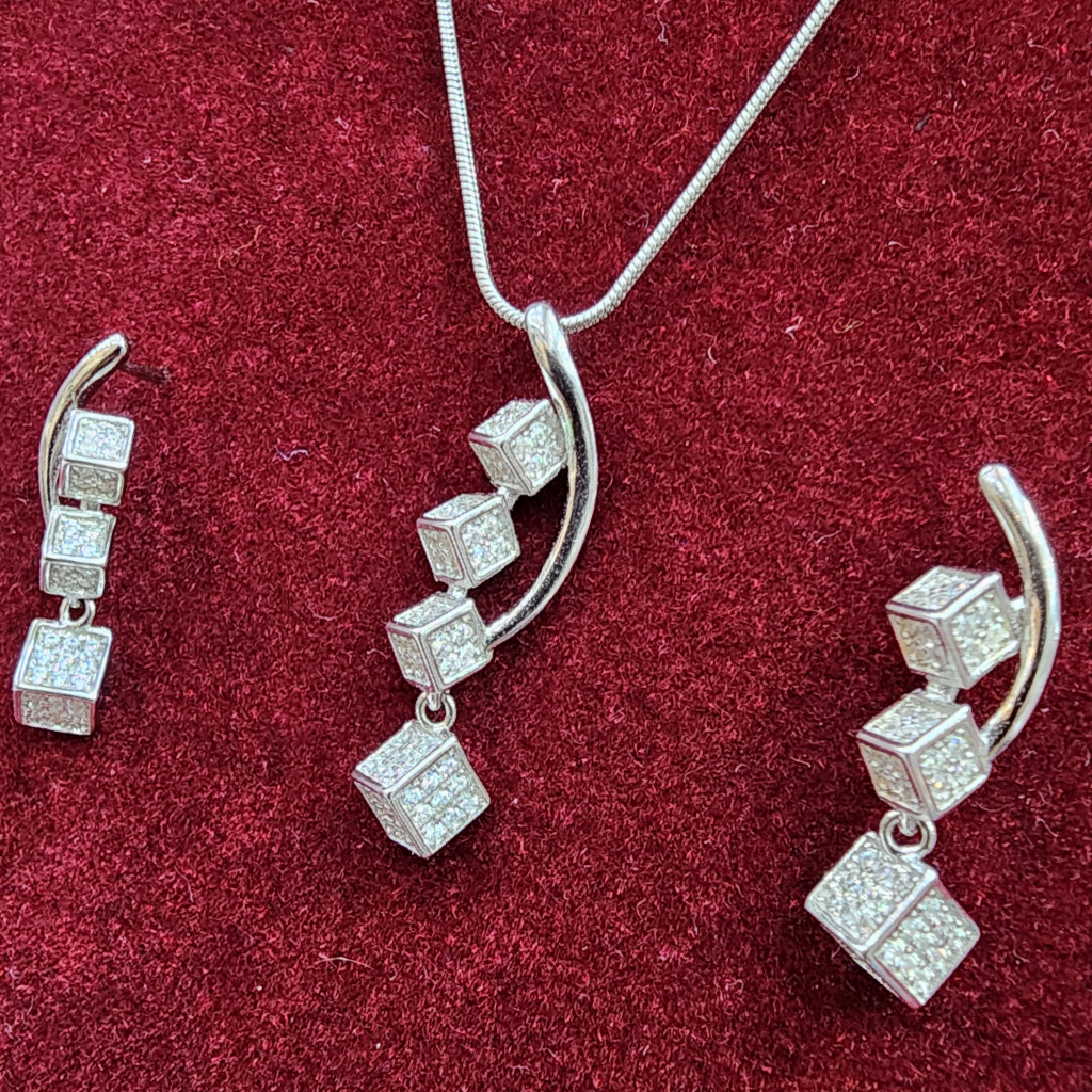 925 Sterling Silver Chain Pendant Set