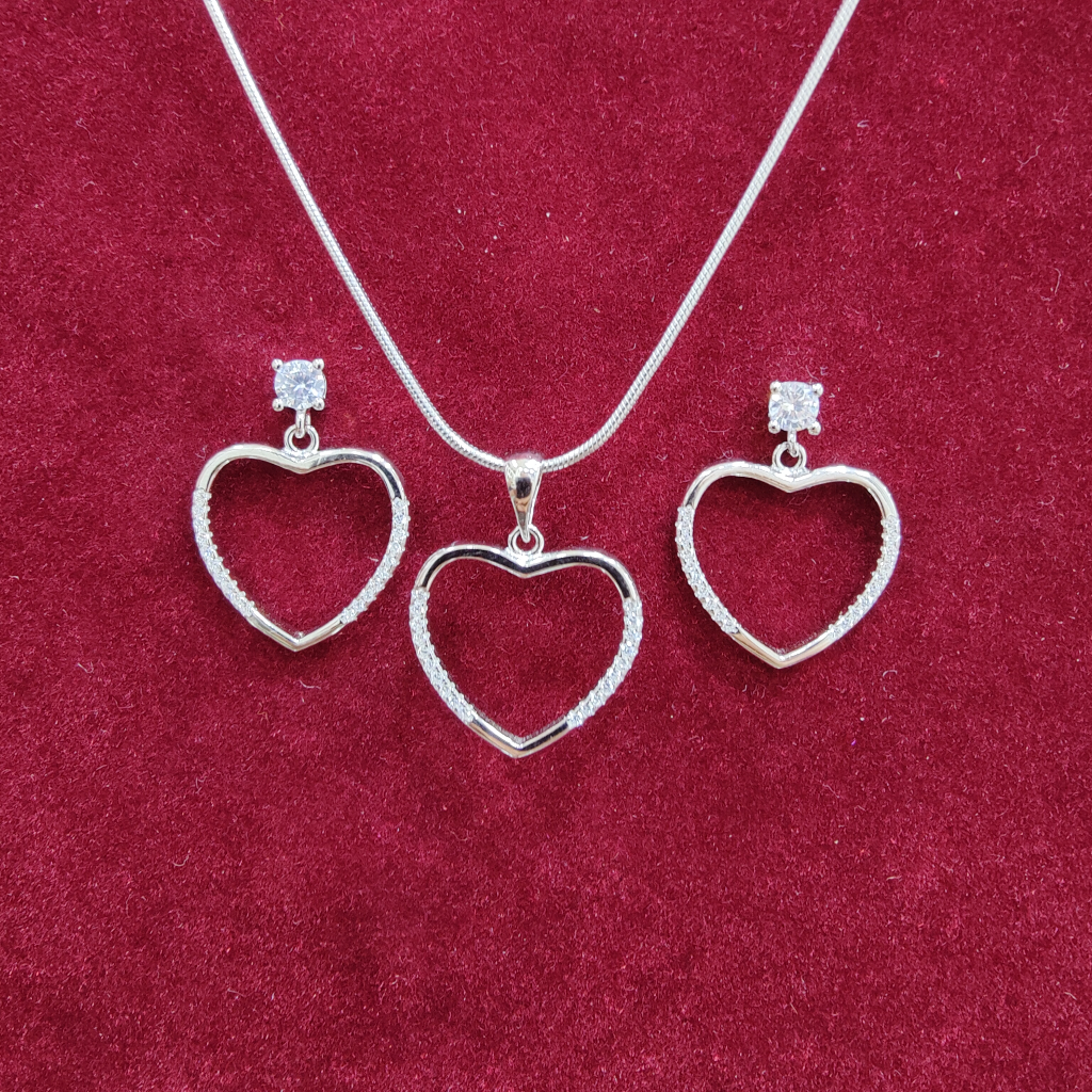 Buy quality 925 silver heart design hanging chain pendant set in Ahmedabad