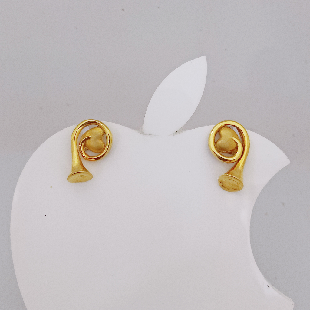 18k gold plain heart shape earring