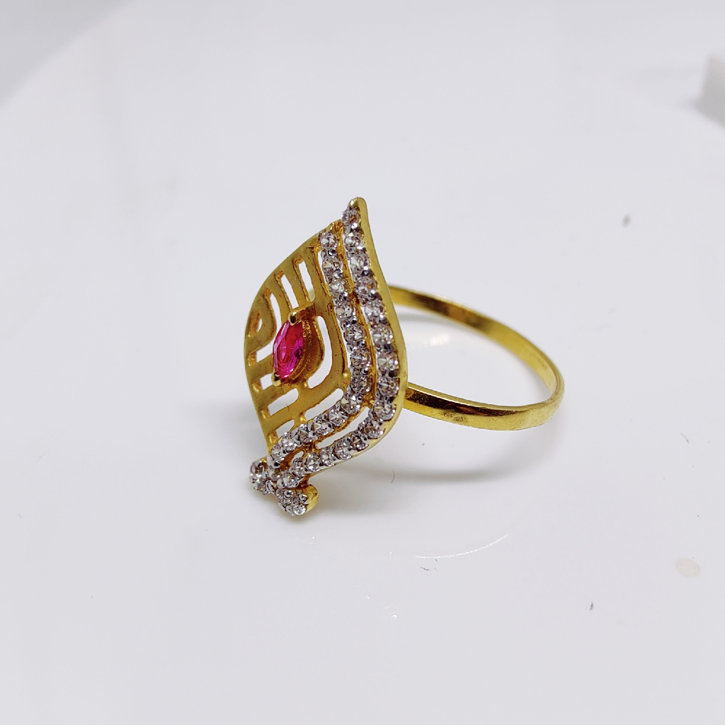 916 Yellow gold Unique Leafy Pattern CZ ladies ring