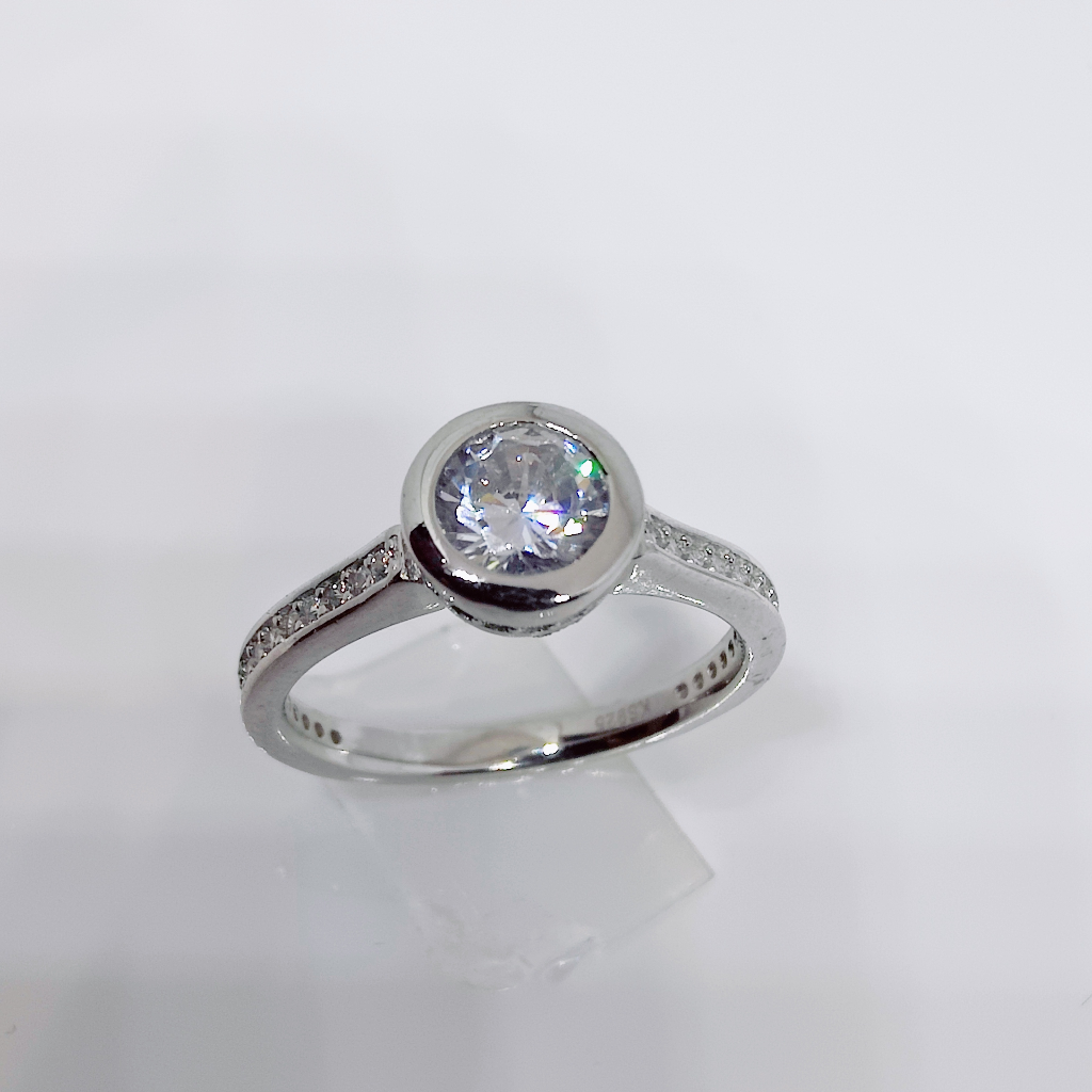 92.5 sterling silver single stone ladies ring