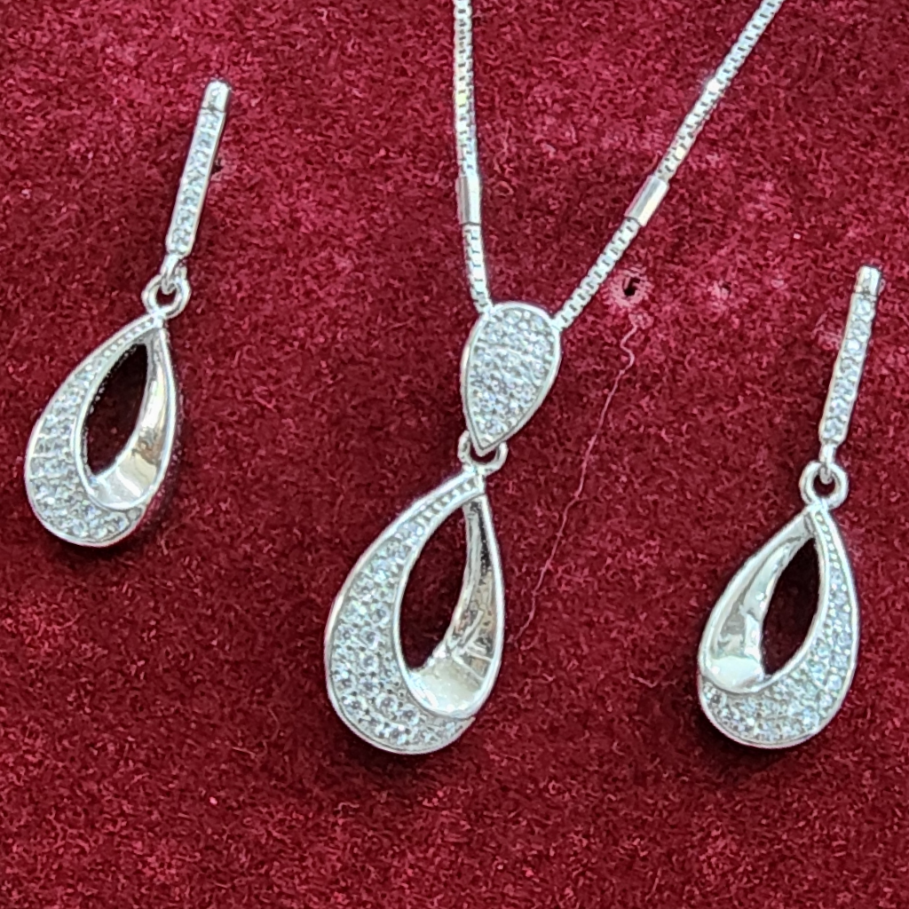 925 Sterling Silver Chain Pendant Set