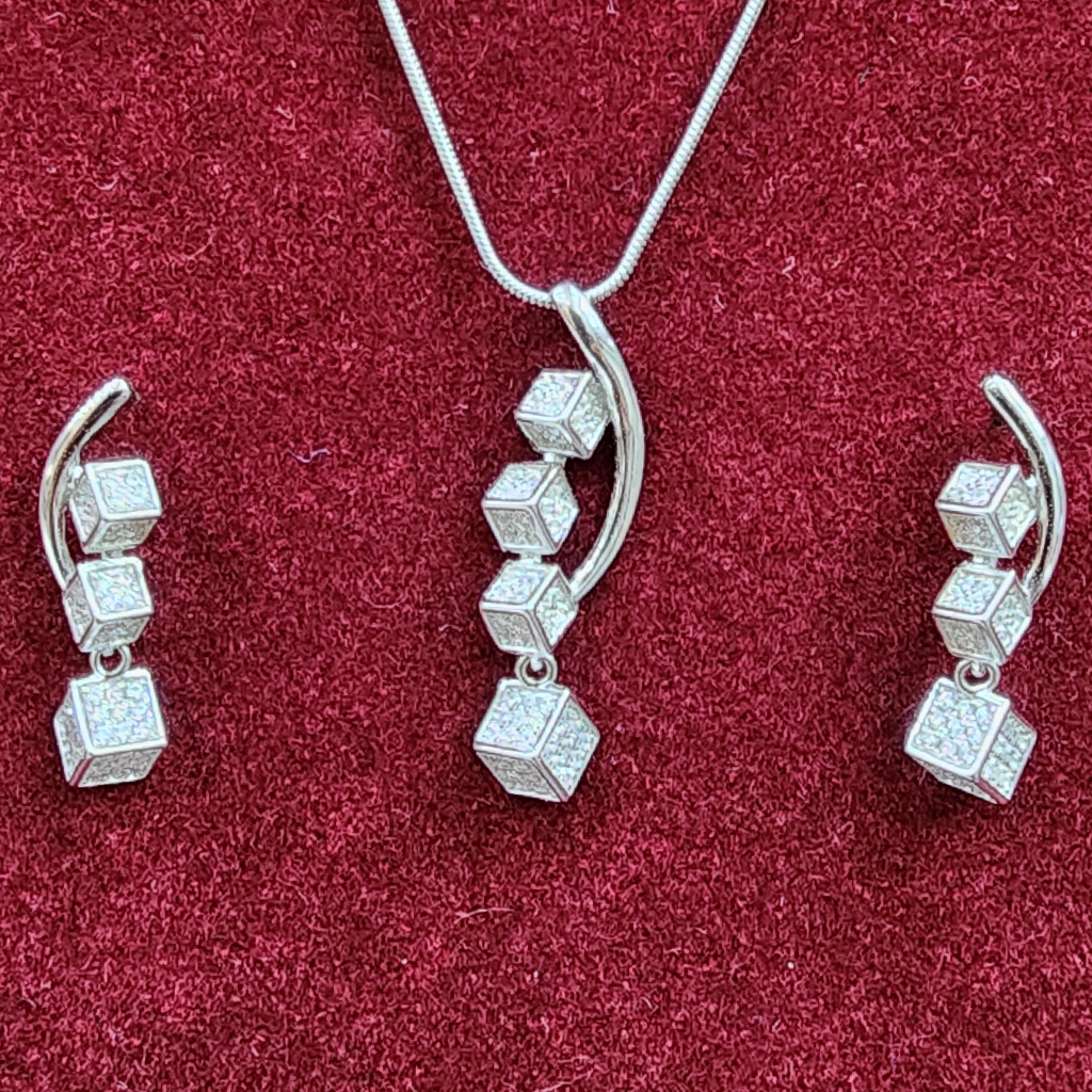 925 Sterling Silver Chain Pendant Set