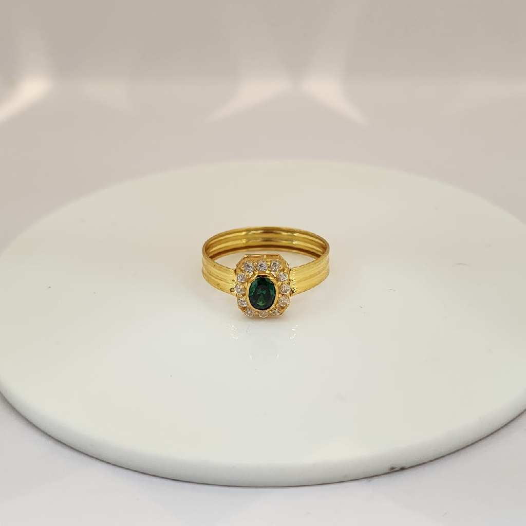 18k gold exclusive stone sitting ring