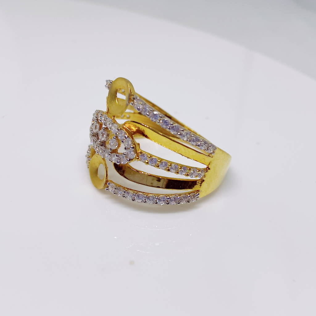 916 Yellow gold stacking cZ ladies ring