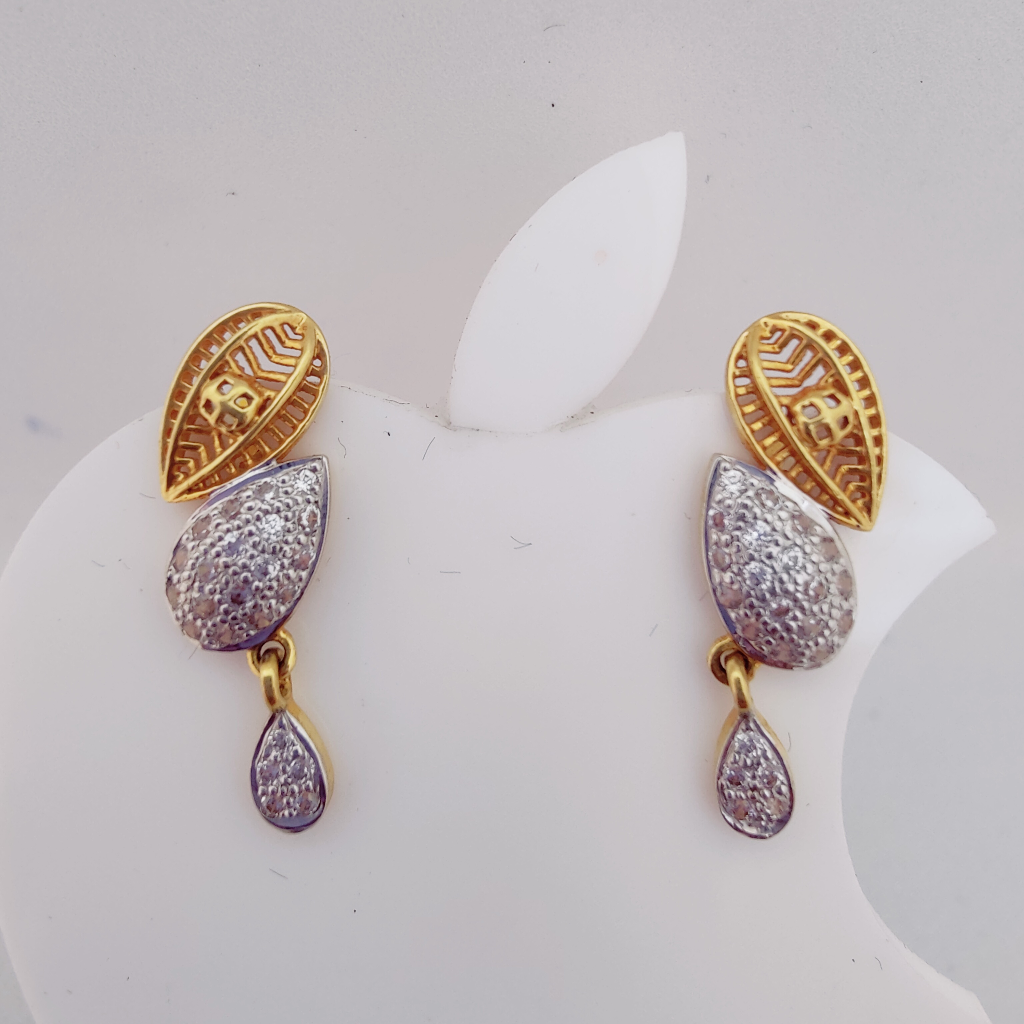22k Gold Exclusive Leaf Design Earring