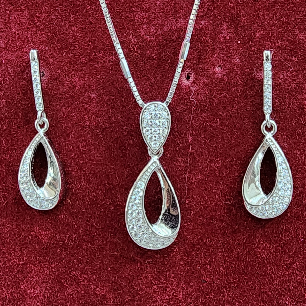 925 Sterling Silver Chain Pendant Set