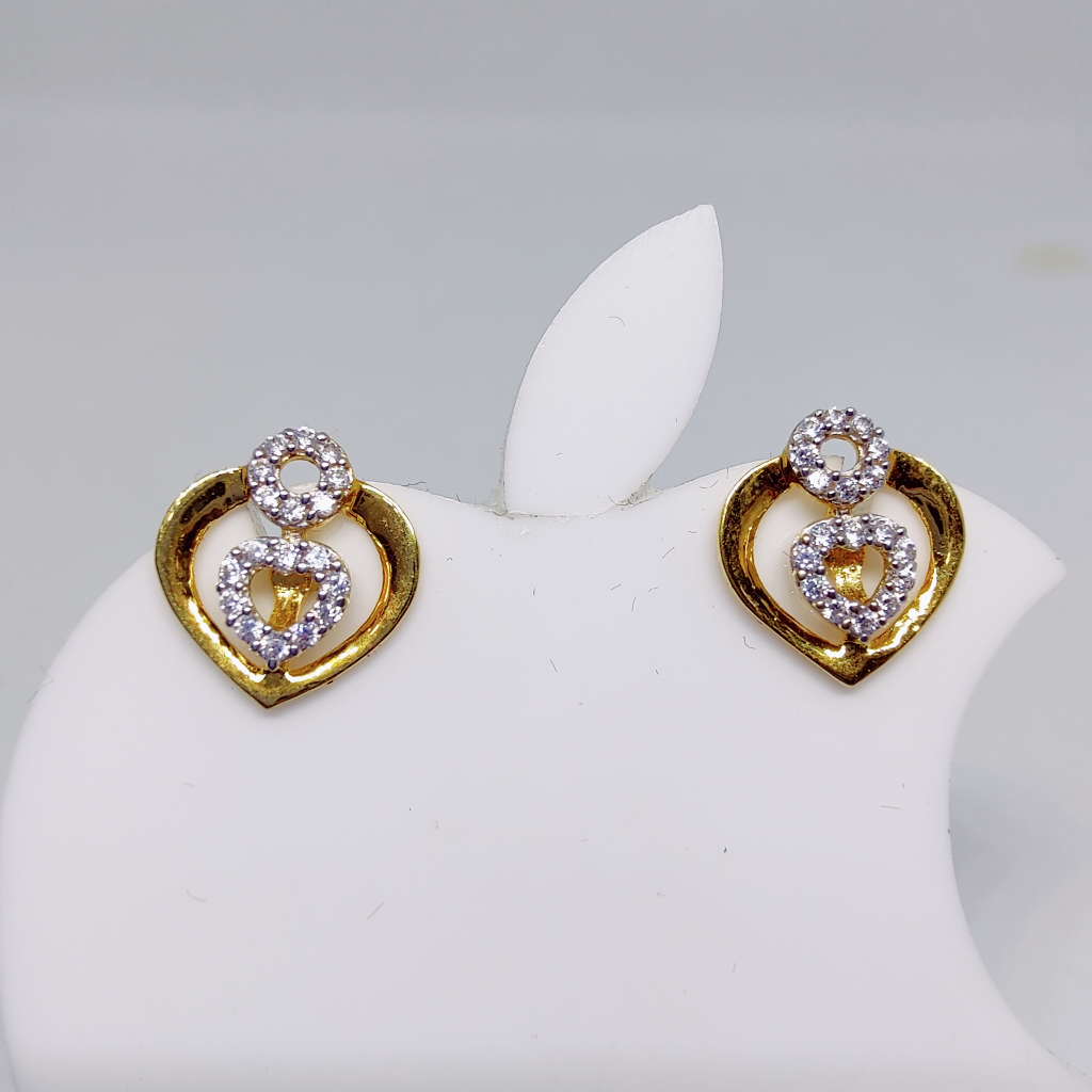 18k gold exclusive heart shape ladies earring