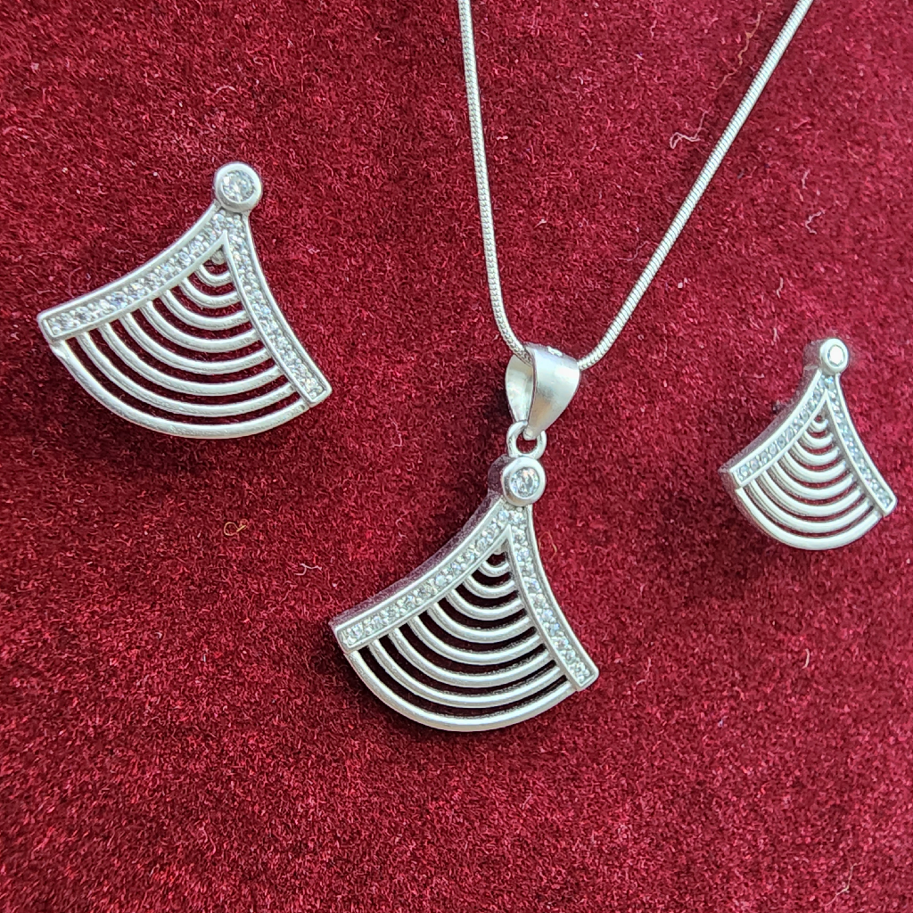 925 Sterling Silver Chain Pendant Set