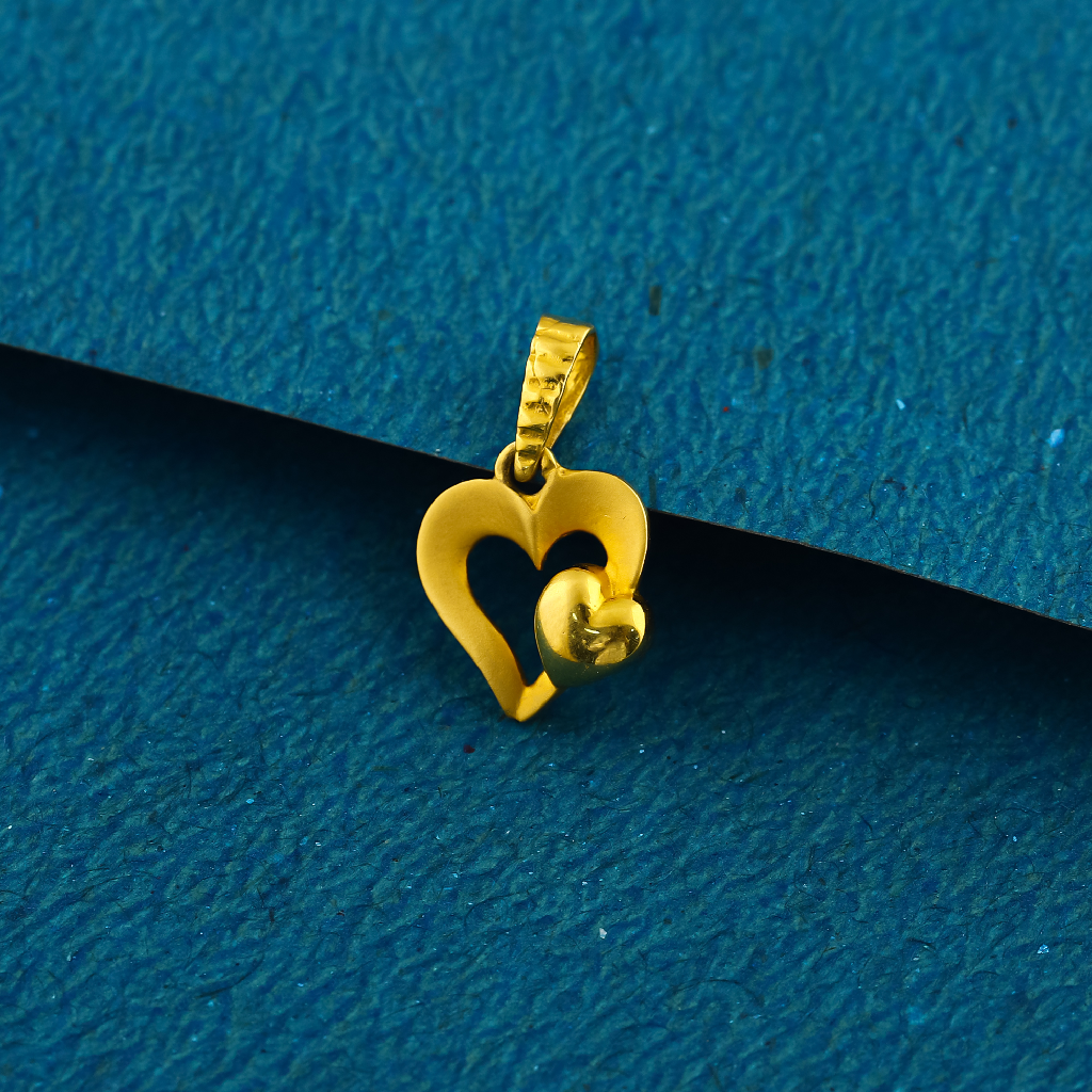 916 Gold Heart Shape Pendant