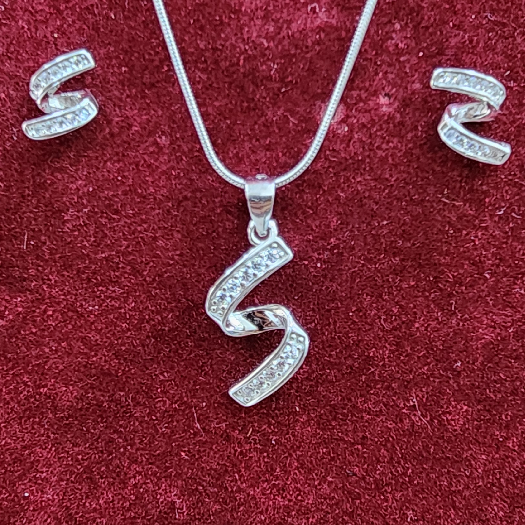 925 Sterling Silver Fancy Pendant Set