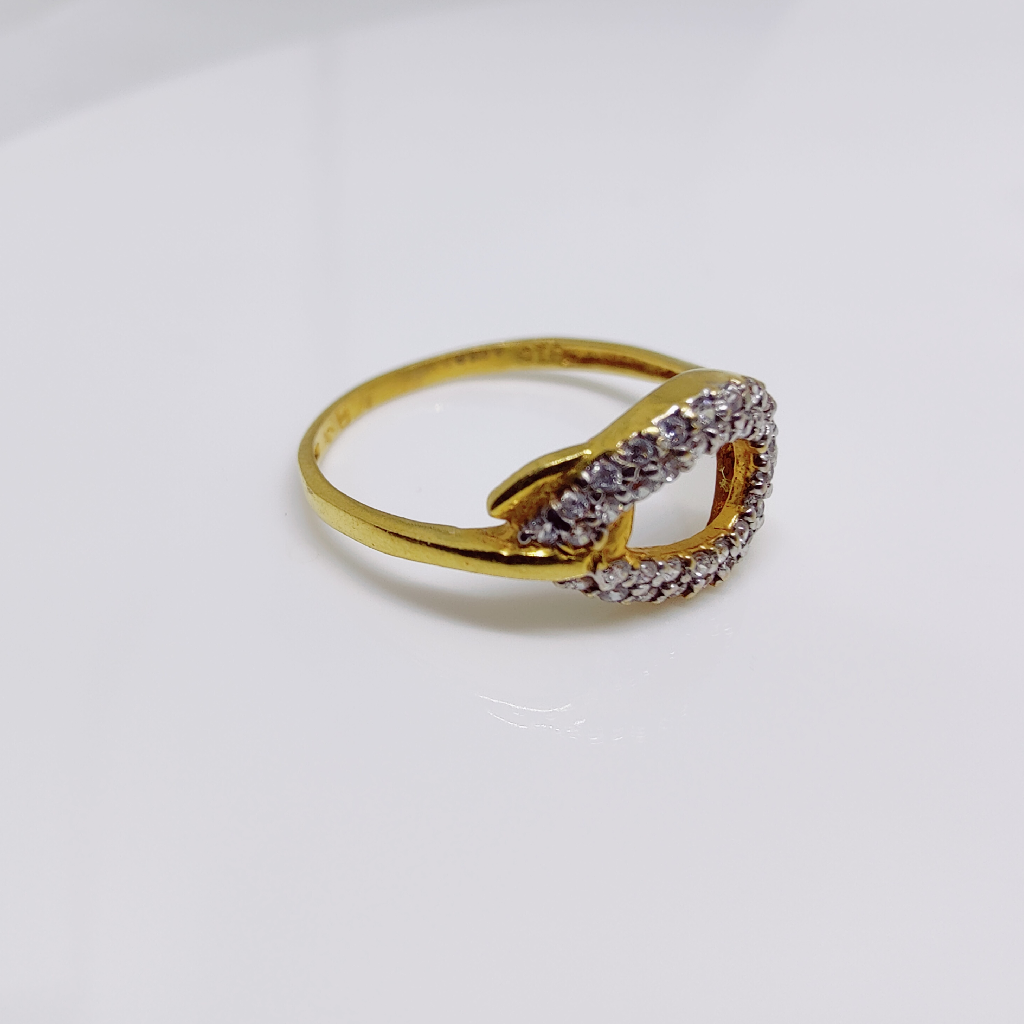 22K Gold Oval Shape Diamond Ladies Ring