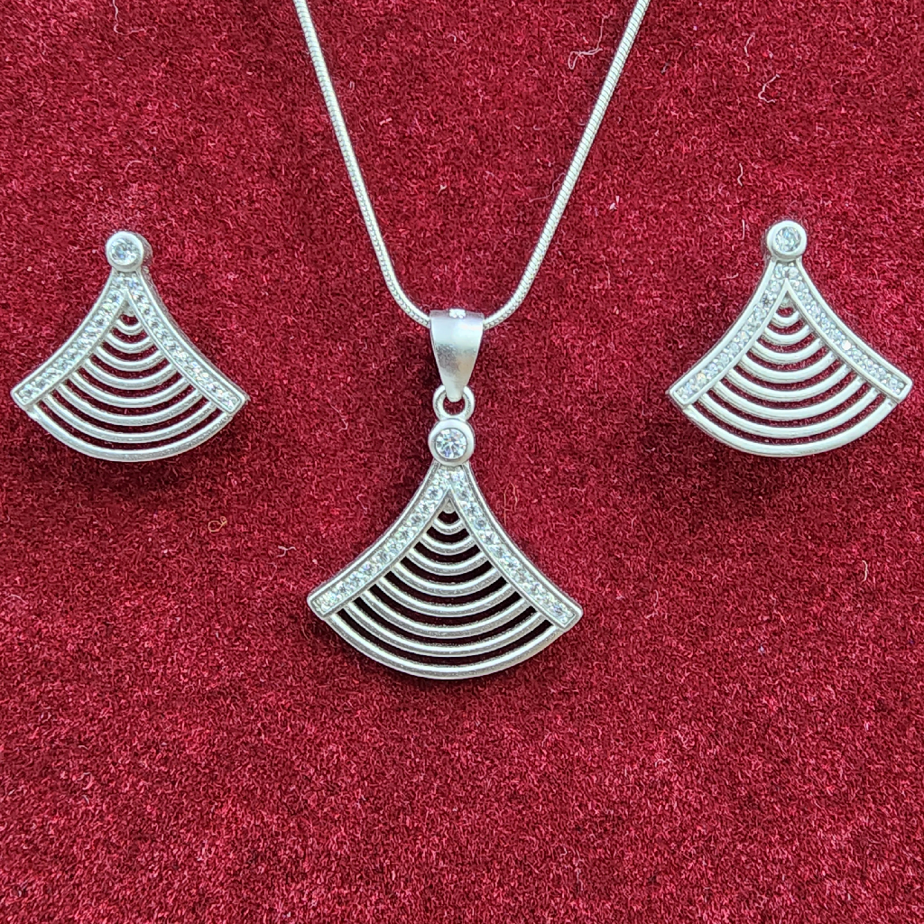 925 Sterling Silver Chain Pendant Set