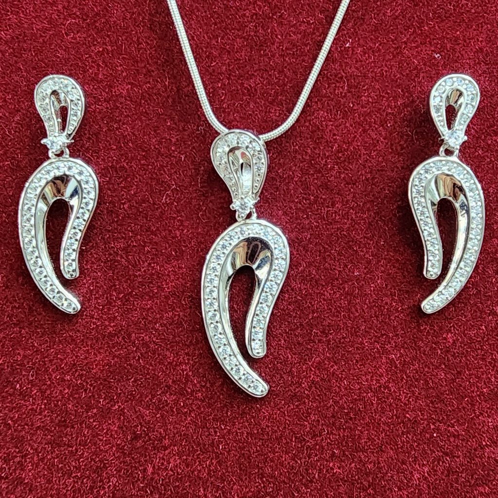 925 Sterling Silver Chain Pendant Set