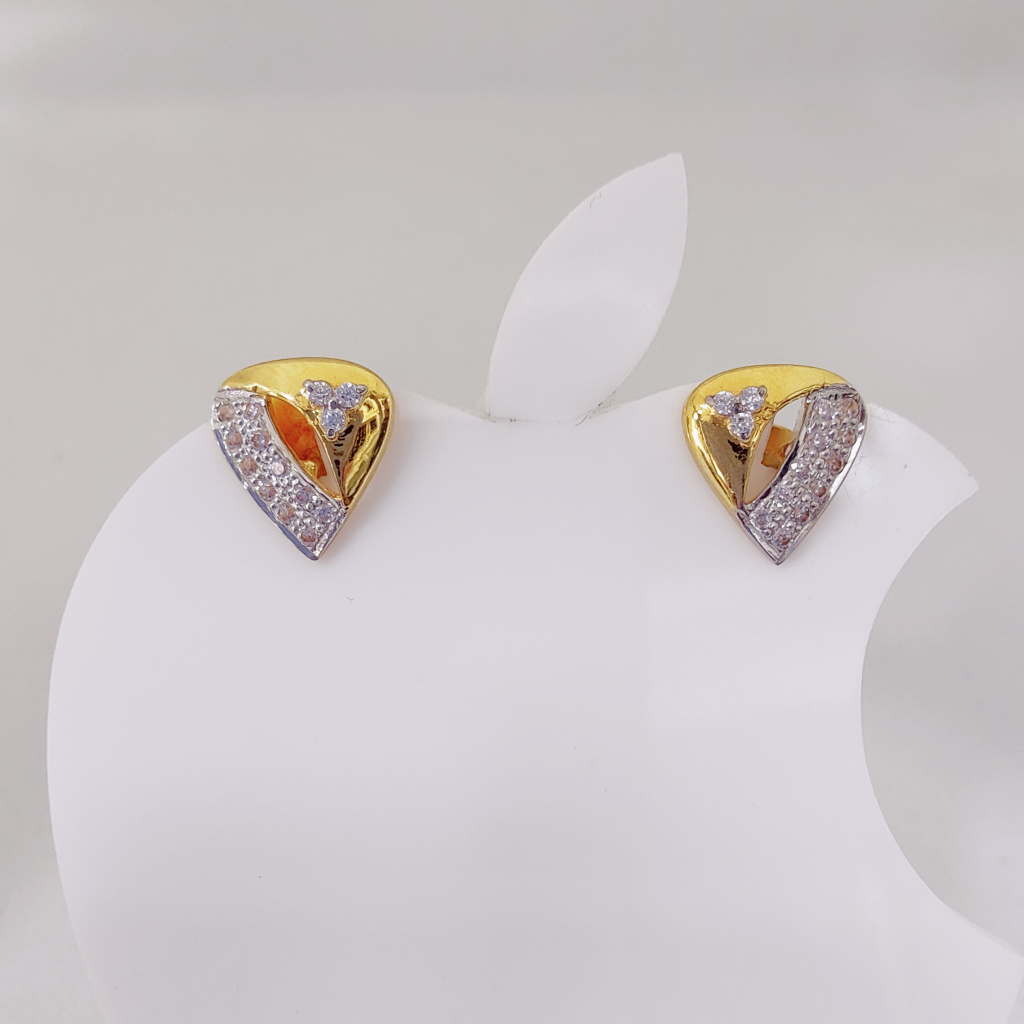 18k Gold Exclusive Ovel Shape Earring