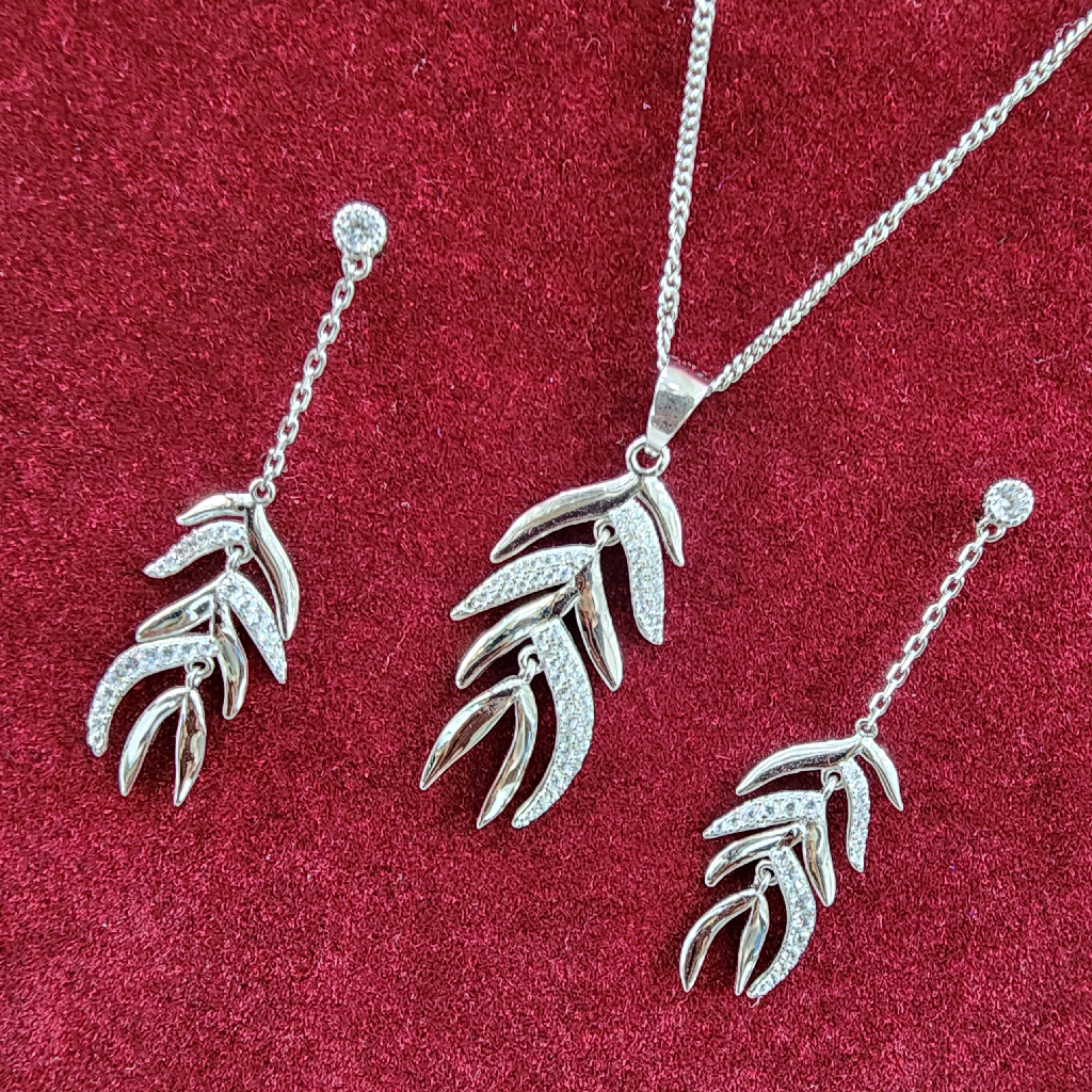 925 Sterling Silver Leaf Design Necklace For Girls