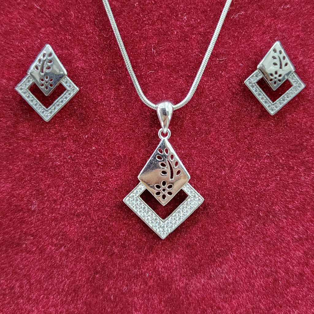 925 Sterling Silver Chain Pendant Set