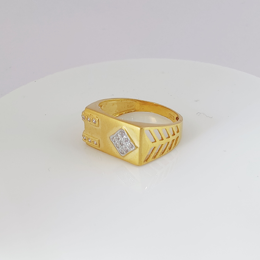 22K Gold Diamond Gents Ring