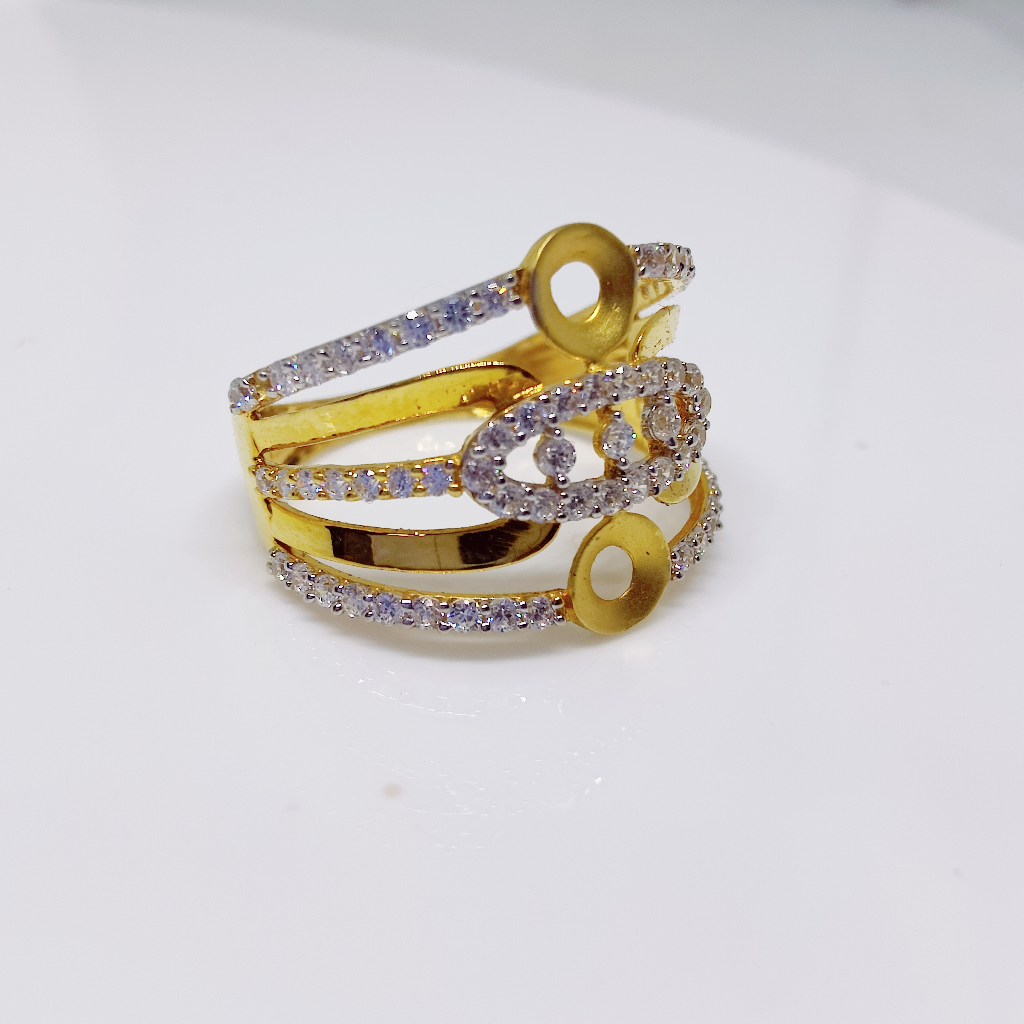 916 Yellow gold stacking cZ ladies ring