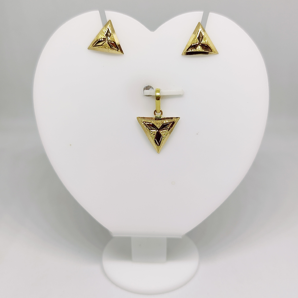 18k gold triangle plain nakshi pendant set