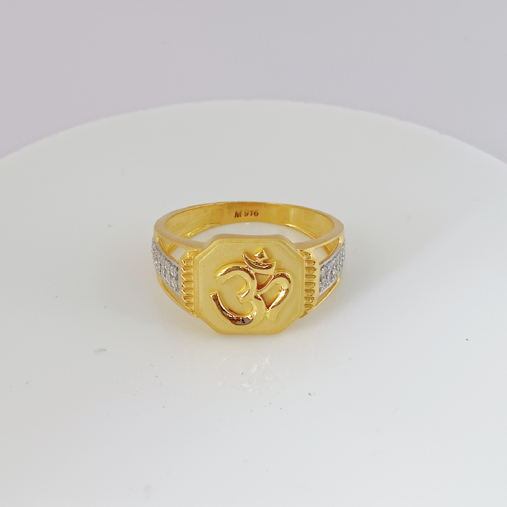 22K Gold Om Diamond Gents Ring