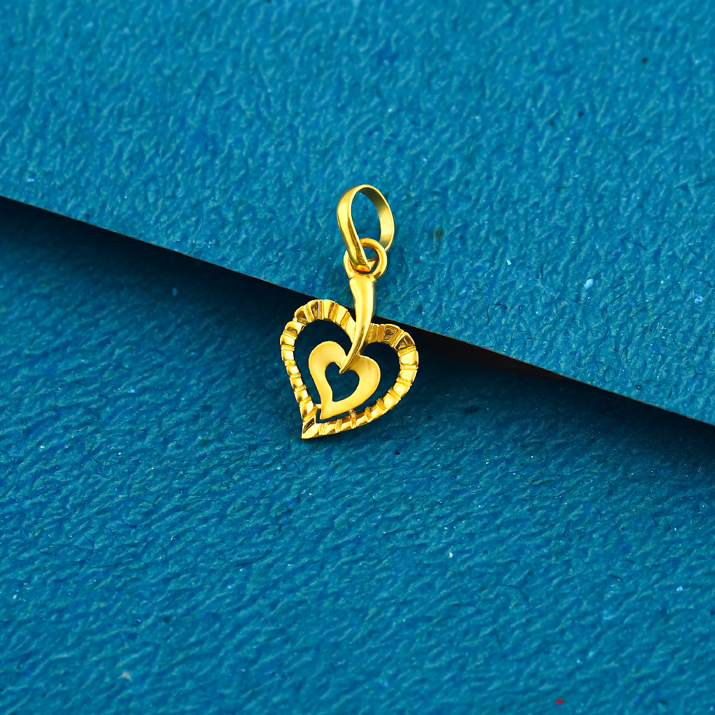 22K Gold Fancy Matte Finish Work Heart Shape Design Gold Pendant